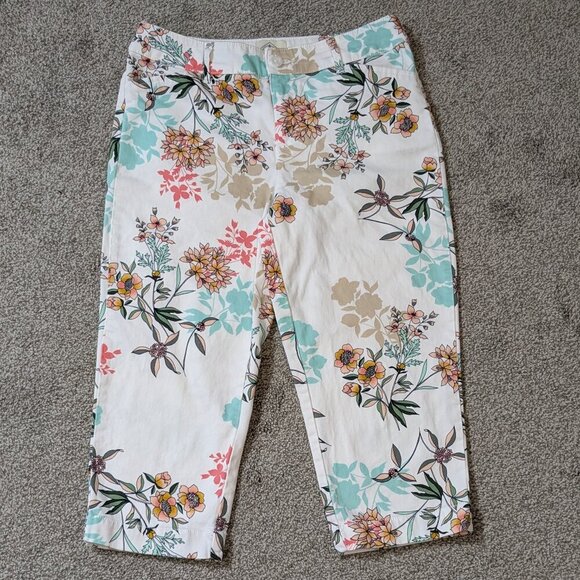 ST JOHN'S BAY White/Teal/Pink Floral Mid-Rise Zip Stretch Capris; Size 6 - Picture 1 of 4